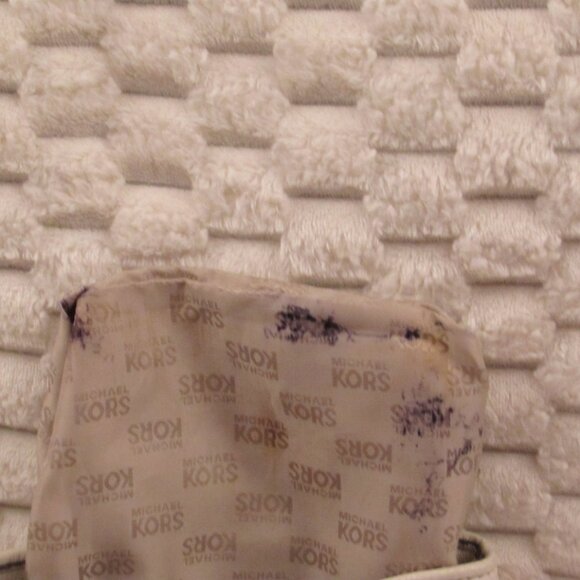 Michael Kors FULTON Small Leather Crossbody Bag VANILLA - Picture 11 of 14